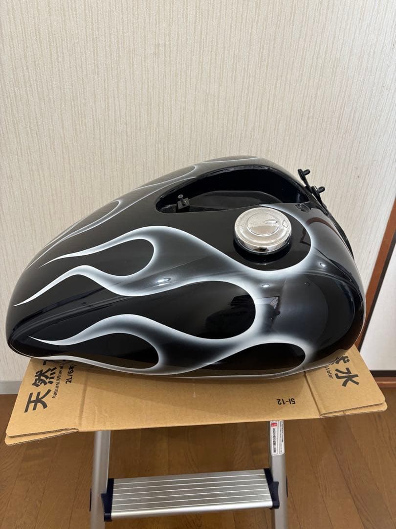 ドラッグスター400 クラシック　タンク　ファイヤーパターン　フレイムス