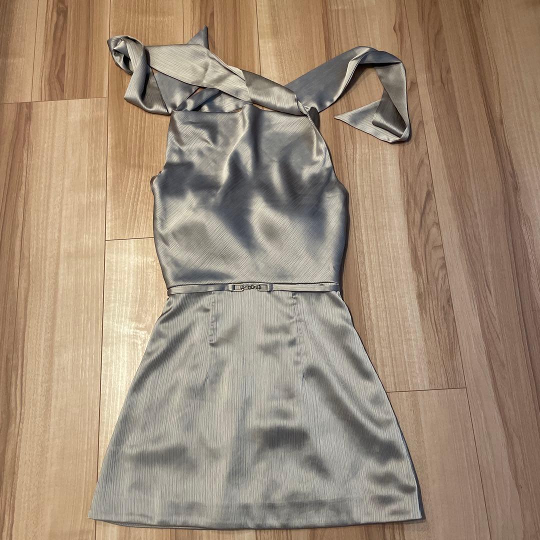 シルバー ハイネック バックリボン ドレス