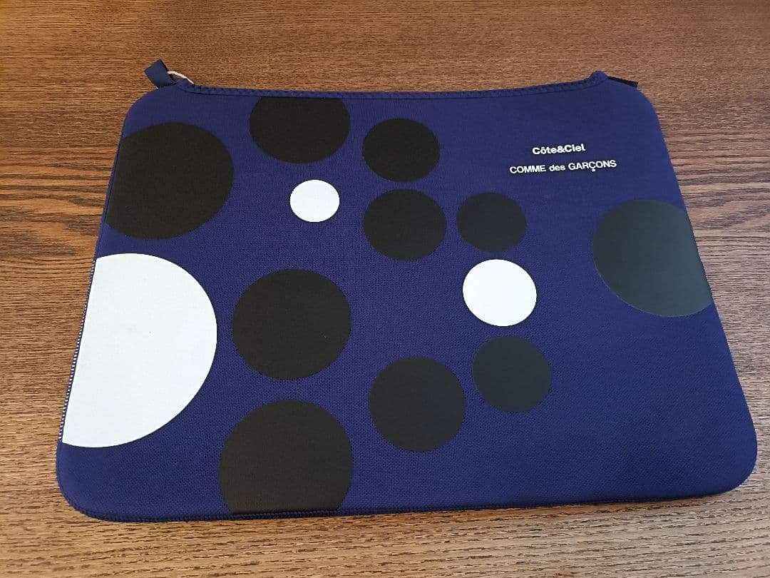 新品 Comme des Garcons x Cote&Ciel PCケース 紺
