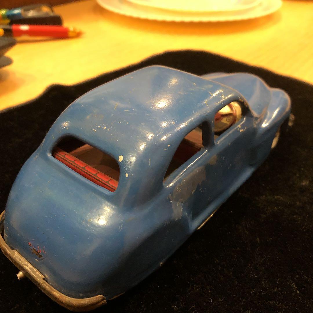 アンティーク　イギリス製　ブリキのゼンマイ仕掛けの自動車