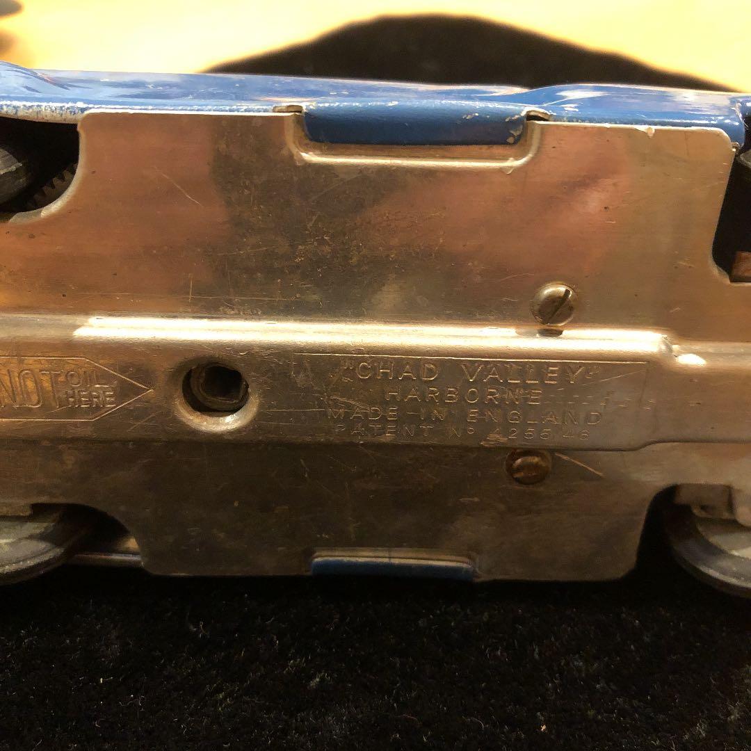 アンティーク　イギリス製　ブリキのゼンマイ仕掛けの自動車