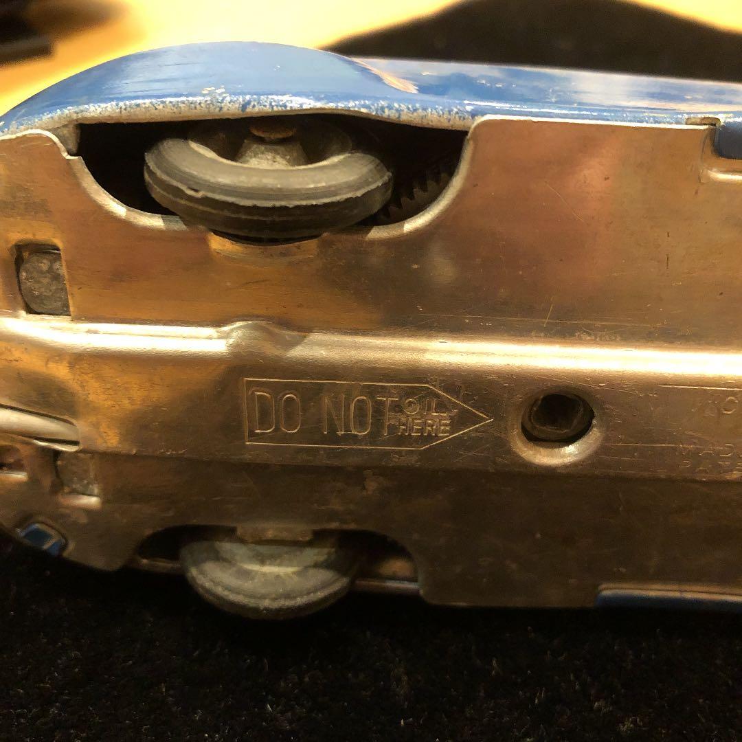 アンティーク　イギリス製　ブリキのゼンマイ仕掛けの自動車