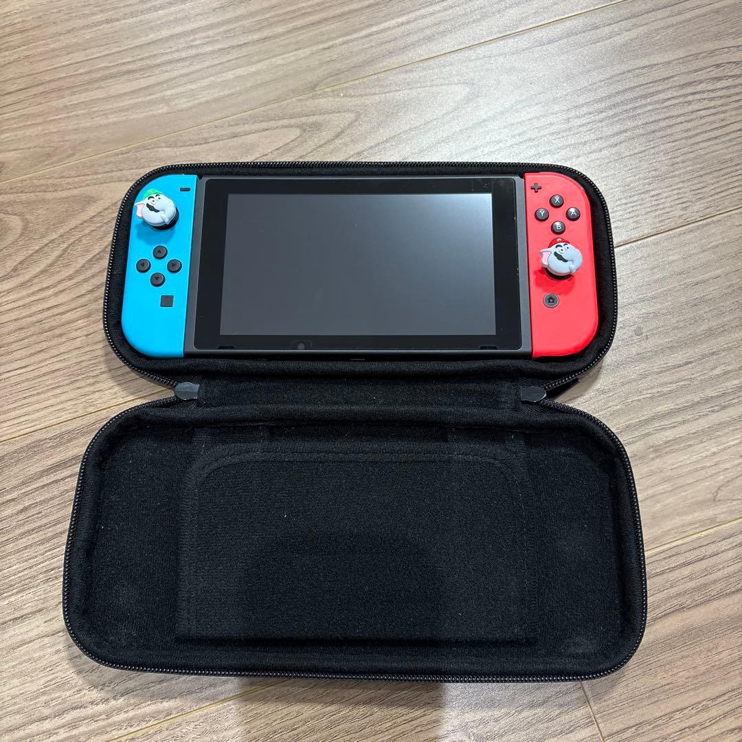 【美品】2021年製Nintendo Switch ネオンブルー/ ネオンレッド