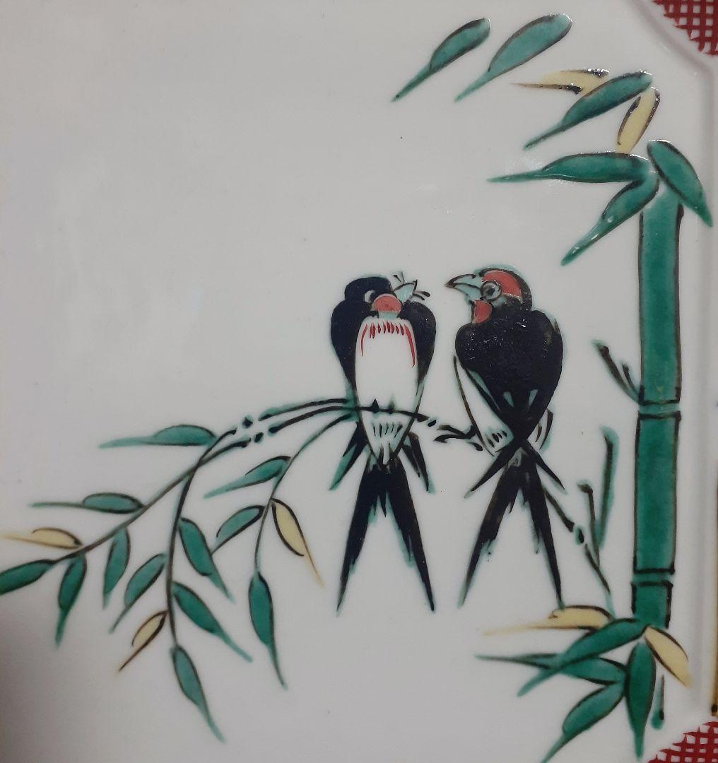 【日展特選作家】九谷焼【戸出政志】作　色絵　竹に燕の図　四方隅切角皿　飾り皿
