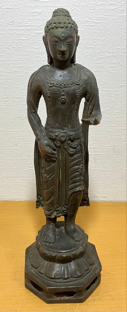 【金属製工芸/骨董品】仏像　置物　インテリア　オブジェ　金属製