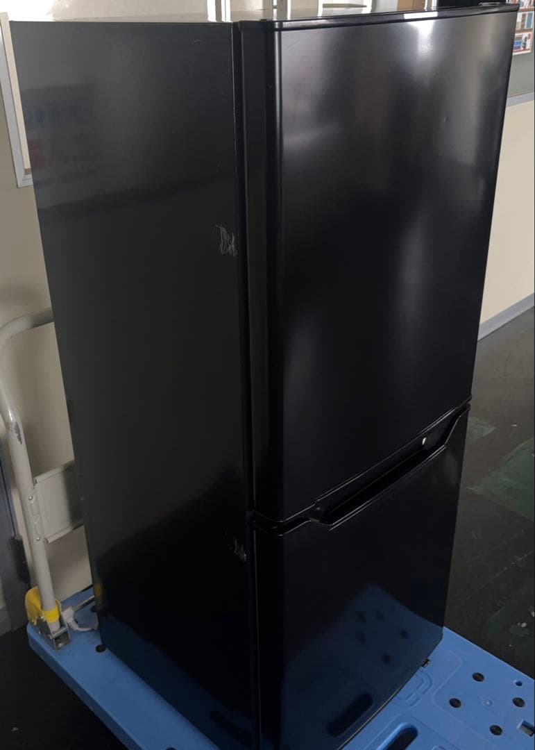 【引取り限定／東京都瑞穂町】山善 冷凍冷蔵庫 YFR-D111(B) 106L