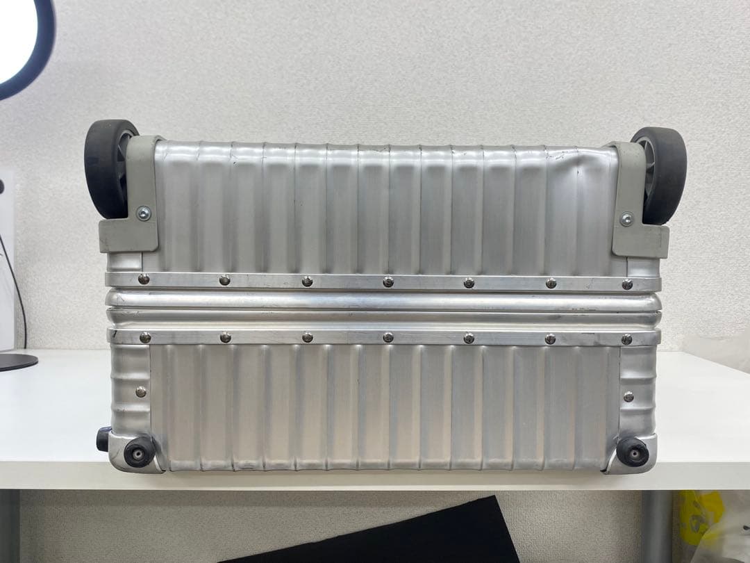 RIMOWAリモワ オリジナル キャビン シルバー スーツケース