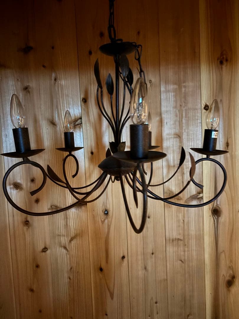 く*ま様 アイアンシャンデリア 6灯