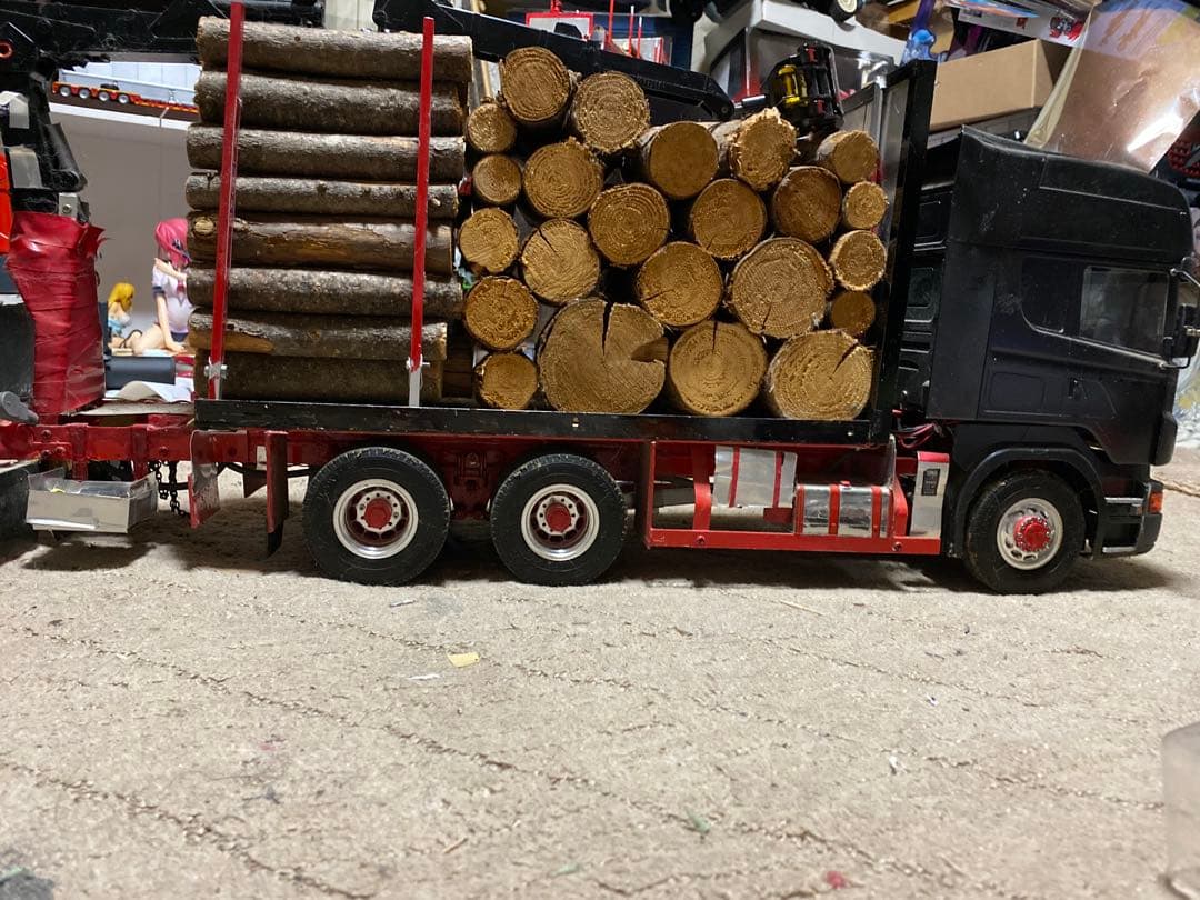 タミヤ　1/14 スカニア原木運搬フルトレーラー仕様　フルオペ