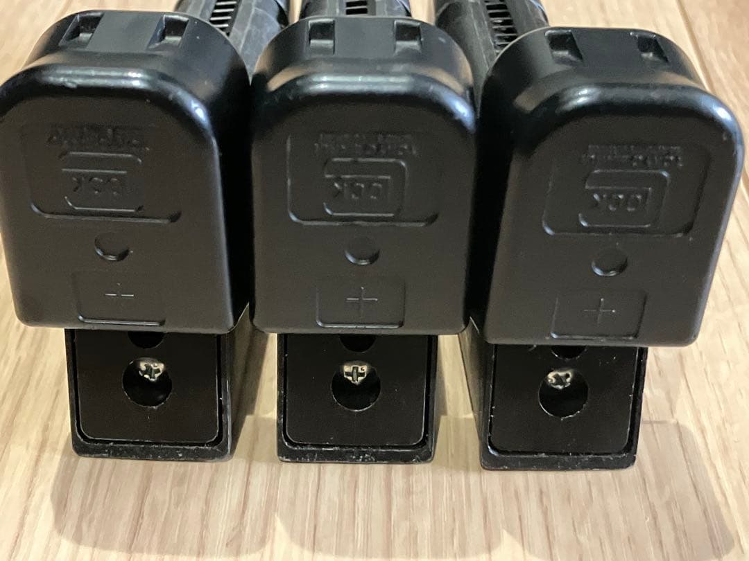 Glock 17 gen4 ガスブロ3本マガジン付き