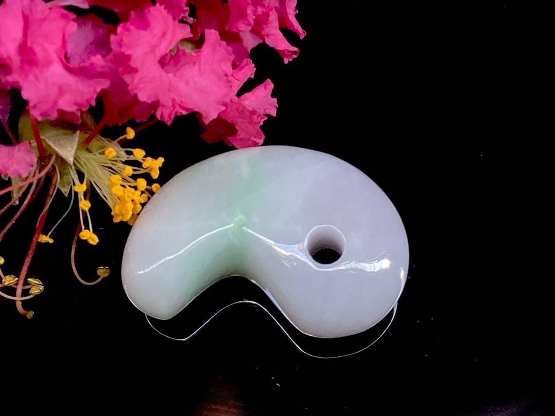 ✳premium*一流の勾玉　最上級のコレクション ‼️ 糸魚川翡翠ラベンダー入り