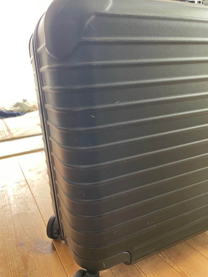 RIMOWA(リモワ サルサ）　27L　キャリーケース　４輪