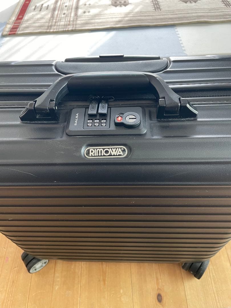 RIMOWA(リモワ サルサ）　27L　キャリーケース　４輪