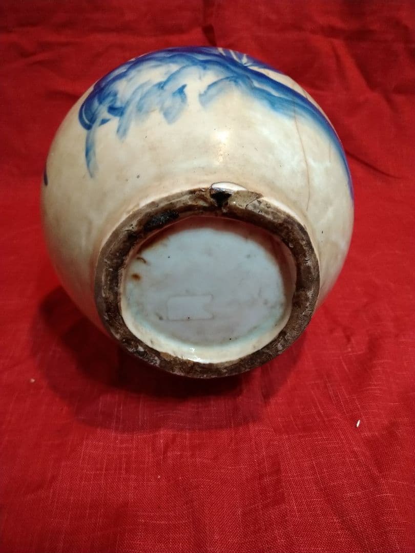 ♥【山水染付け】８０年前のヴィンテージ・コレクション品・骨董品✸昭和の貫入柄壺