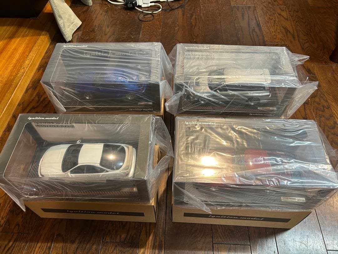 ignition model ミニカーセット 1/18