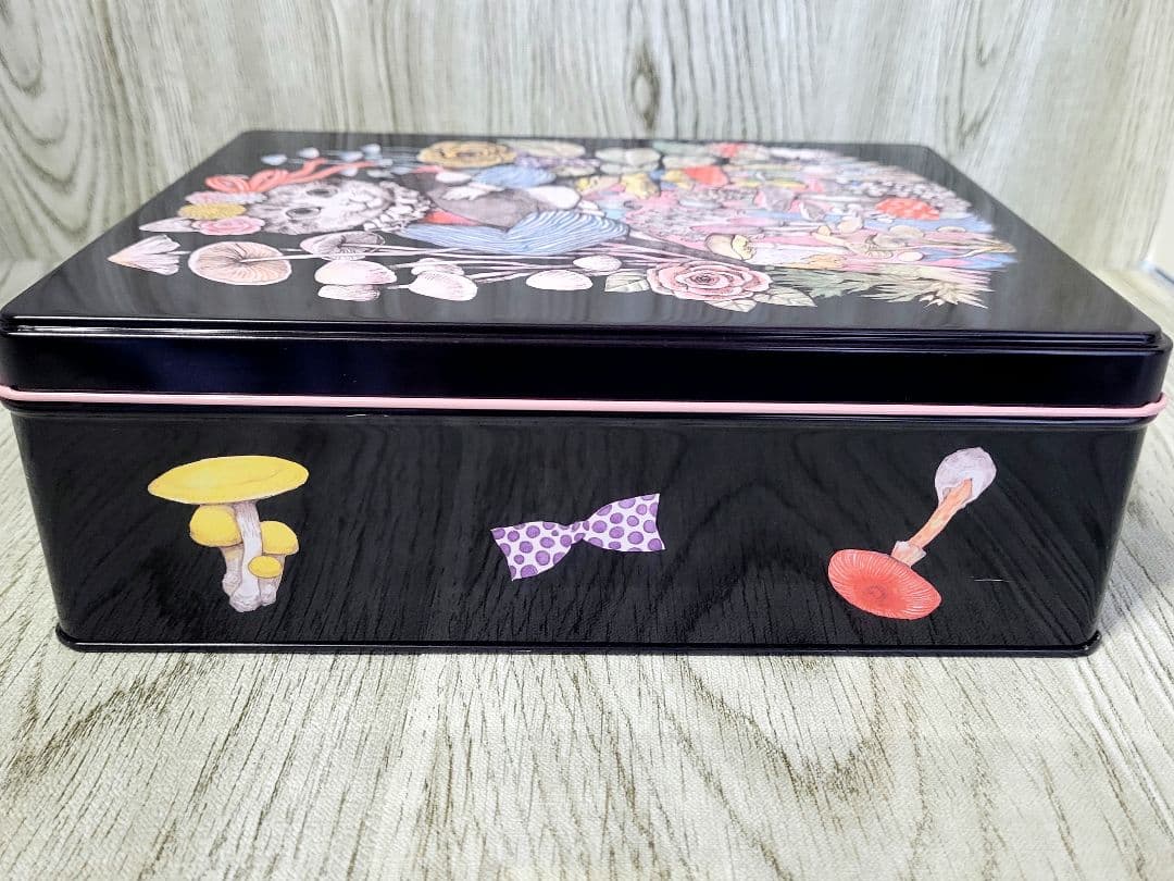 ヒグチユウコ×ホルベイン 2014年 角缶