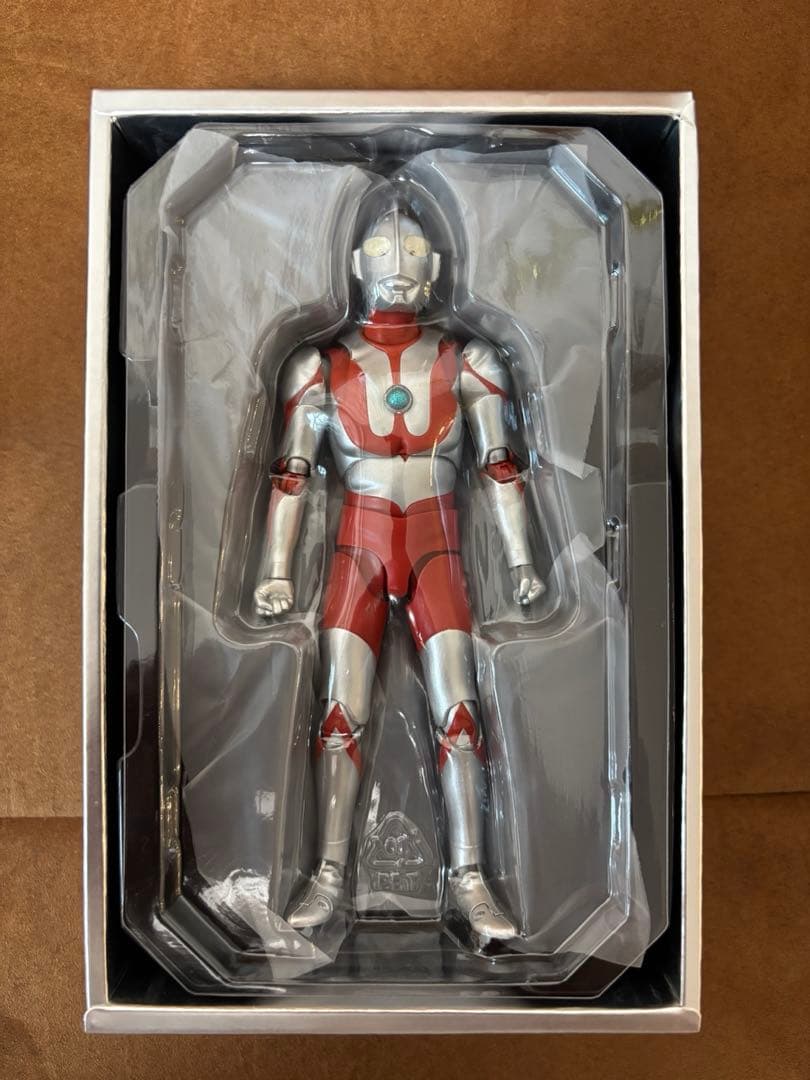 S.H.フィギュアーツ ウルトラマン (真骨彫製法) 塗装済み可動フィギュア