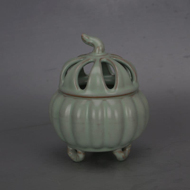 北宋汝窯清涼寺透かし彫りかぼちゃ香薫炉 景徳鎮 陶磁器 装飾品 現代工芸品 置物