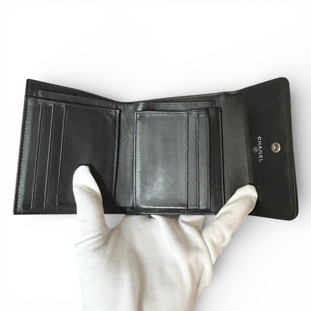 【美品】CHANEL ボーイシャネル　三つ折り　財布マトラッセ　22番台