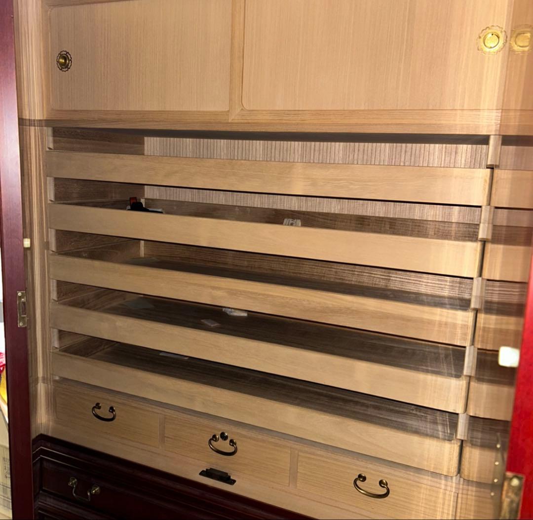 桐箪笥　着物　洋風