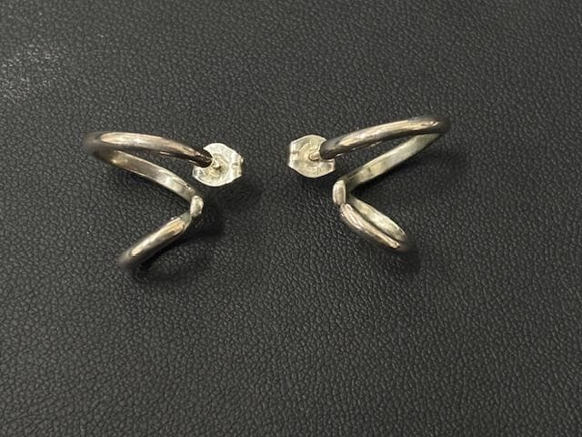 agete アガット シルバー刻印 ツイストデザイン ピアス