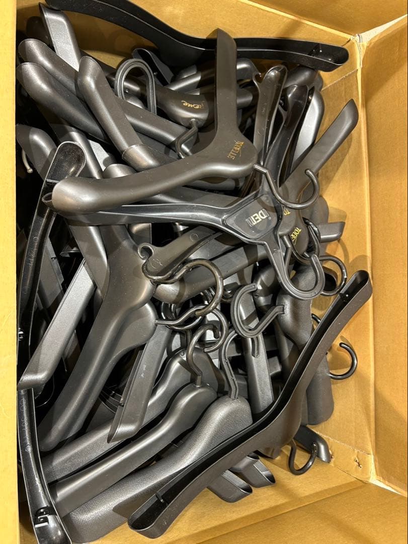 黒い衣類ハンガー多数まとめ