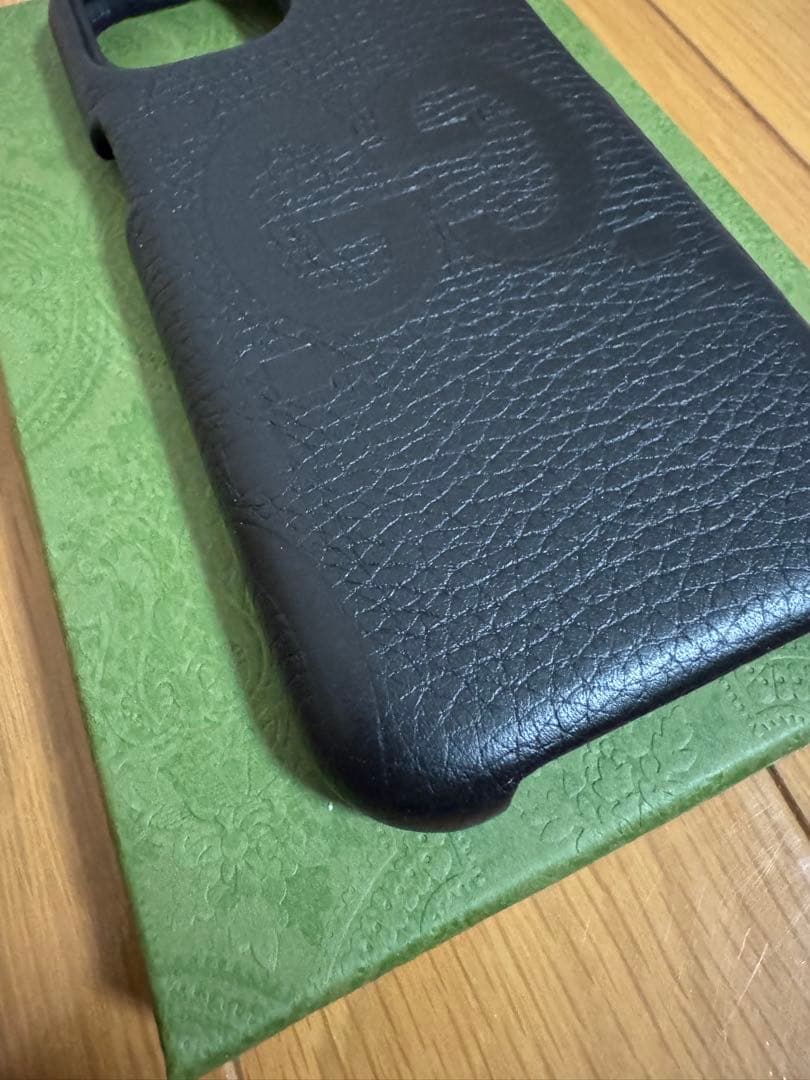 GUCCI iPhone 15用レザーケース 新品
