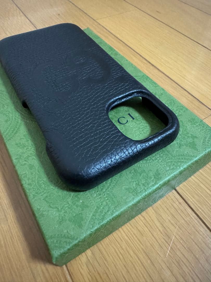 GUCCI iPhone 15用レザーケース 新品