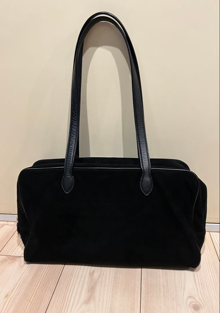 TOUT Y ESTトゥティエ 黒 スエード SAC LOQUET ロケバッグ