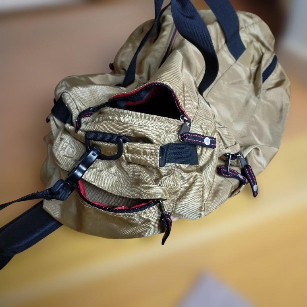 GAP ベージュ ボストンバッグ 耐久性