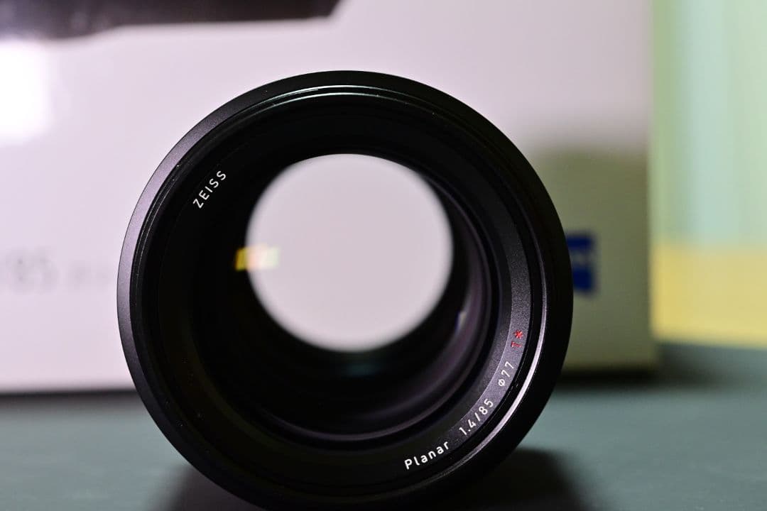 Zeiss Milvus 1.4/85　ZF.2ニコン用