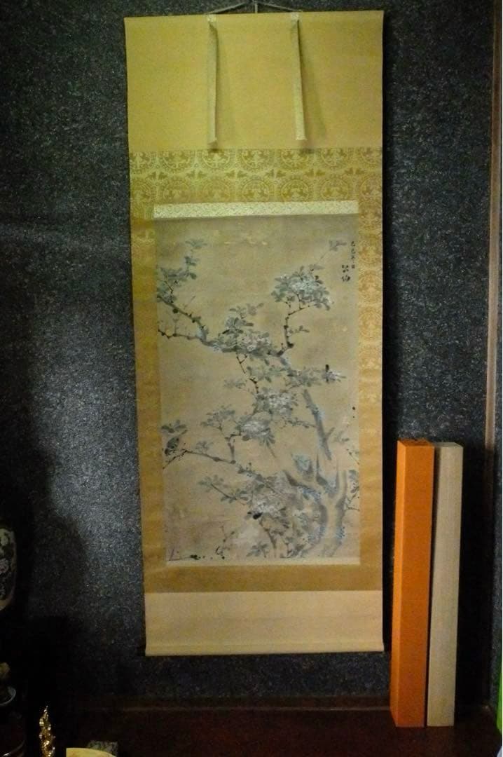 2077様感謝‼️風かほる‼️肉筆　掛け軸　「桜にすずめ」吉田公均　作　春彼岸