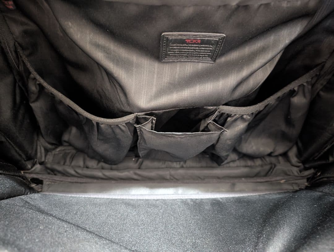 TUMI トゥミ　キャリーケース　2輪　機内持ち込み　拡張　特殊ナイロン　黒