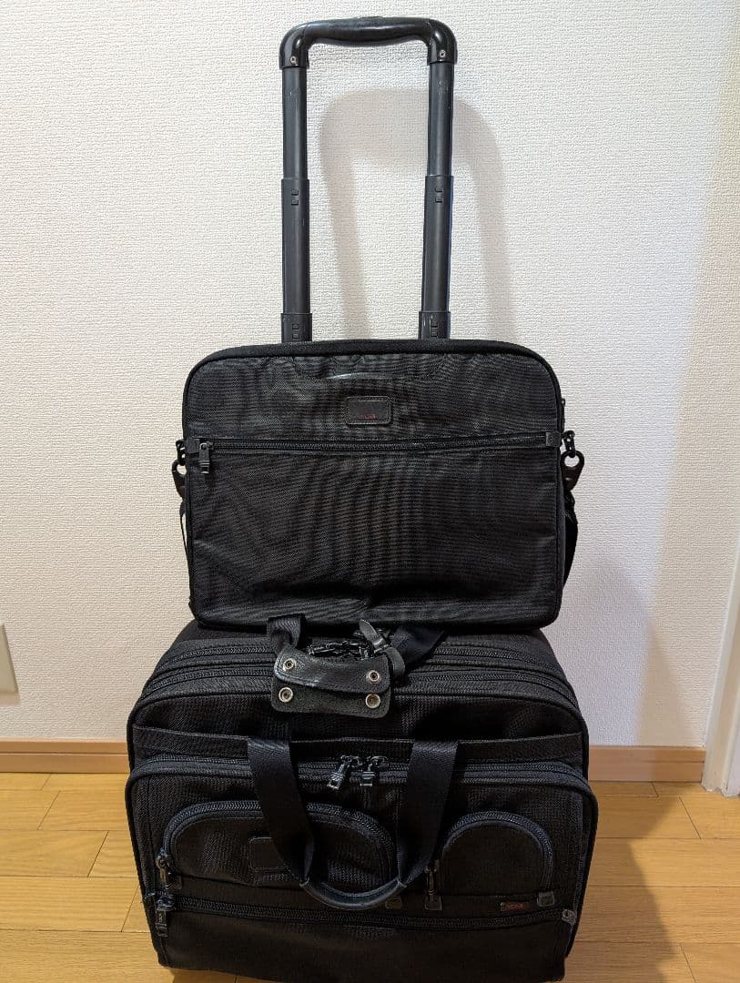 TUMI トゥミ　キャリーケース　2輪　機内持ち込み　拡張　特殊ナイロン　黒