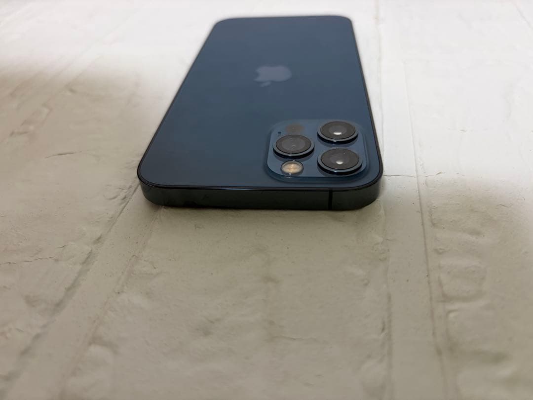 Apple iPhone 12 Pro (パシフィックブルー)