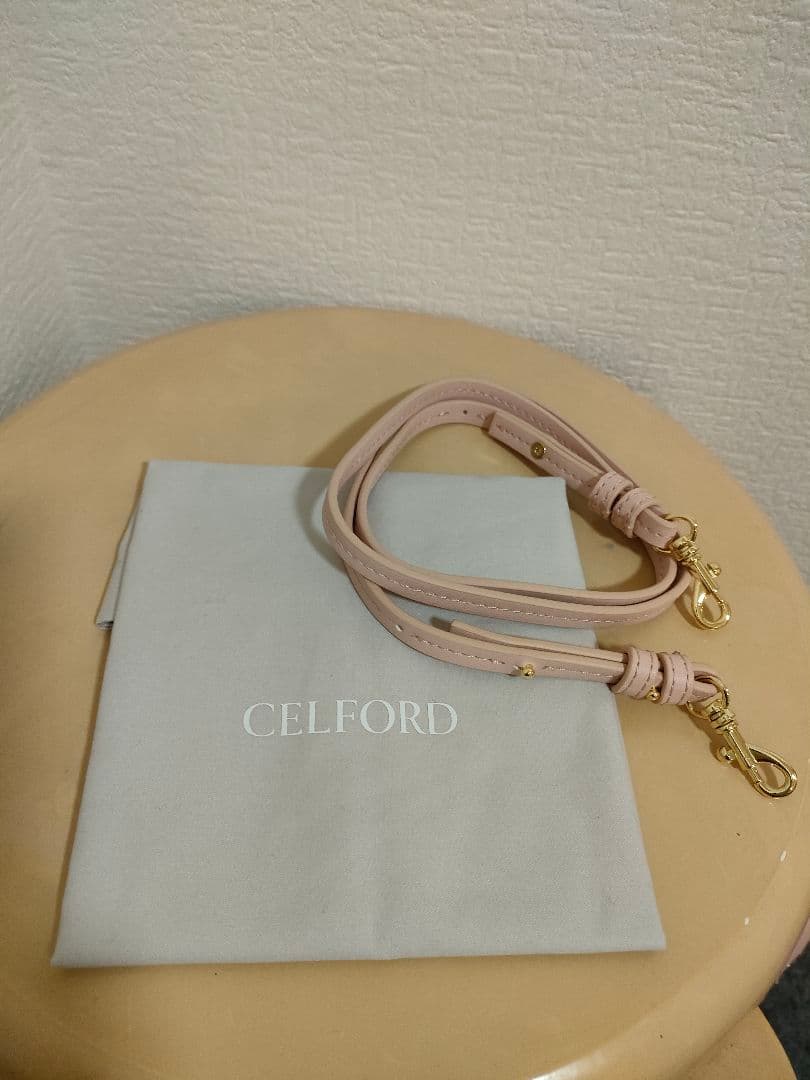 セルフォード　リュタンビジュースタッズポシェット　ピンク