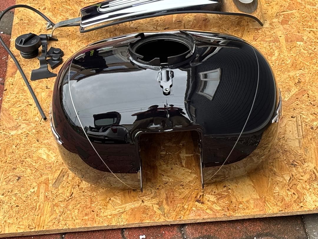 ハーレーダビッドソン　FLHX ストリートグライド　ガソリンタンク　中古品