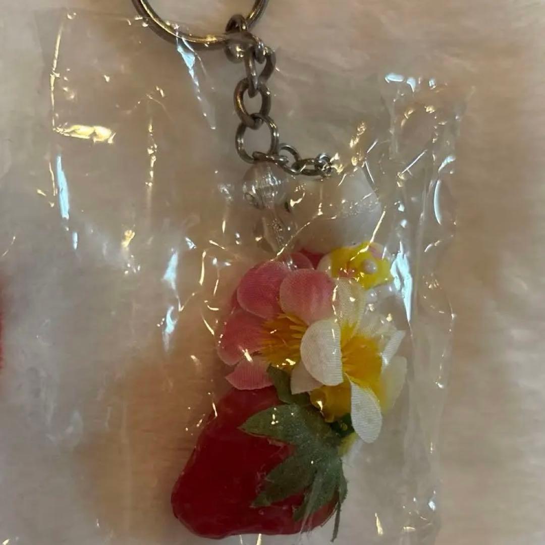 希少レア　2001年製 南国キティ トロピカルフルーツいちごと花のキーホルダー