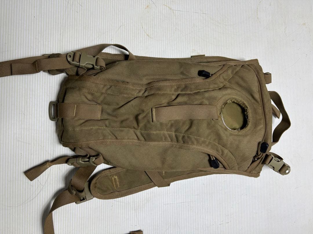 USミリタリー ハイドレーションパック放出品（ボトル無し）