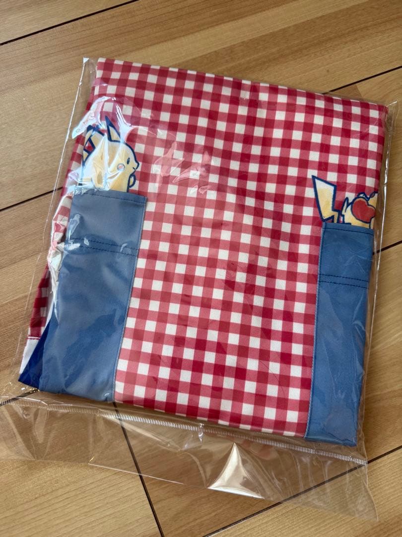 新品★ポケモン★ダイナー★ピカチュウ★ハート型クッション＆エプロン＆マスコット