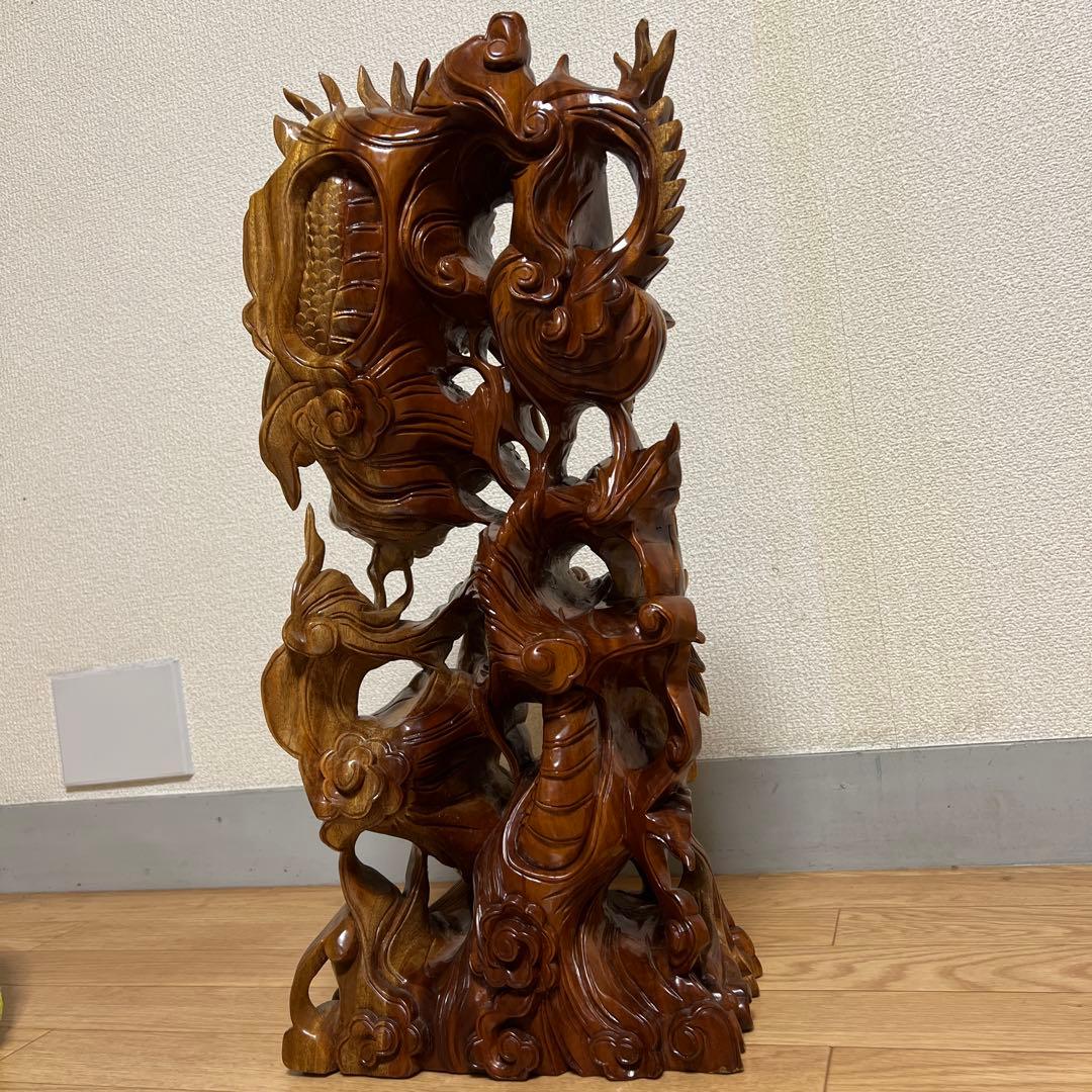 木製龍彫刻