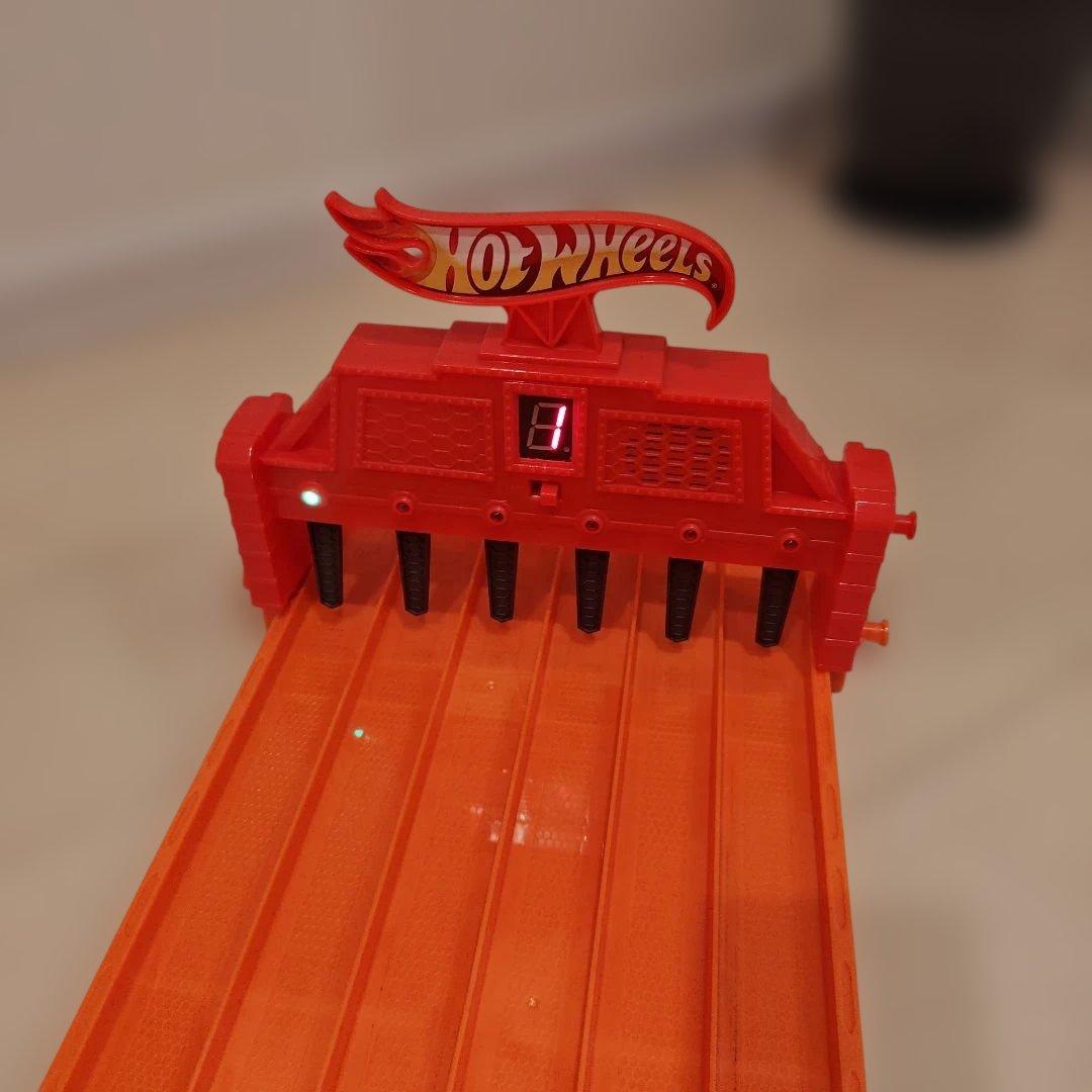 ホットウィール　スーパー６レーン レースウェイ ミニカー10個セット