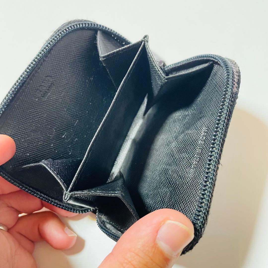 PRADA プラダ サフィアーノ ケース レザー ブラック ラウンドジップ