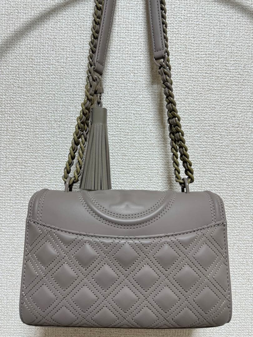 【美品】Tory Burchトリーバーチ マットグレー　ショルダーバック