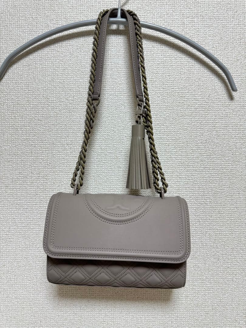【美品】Tory Burchトリーバーチ マットグレー　ショルダーバック