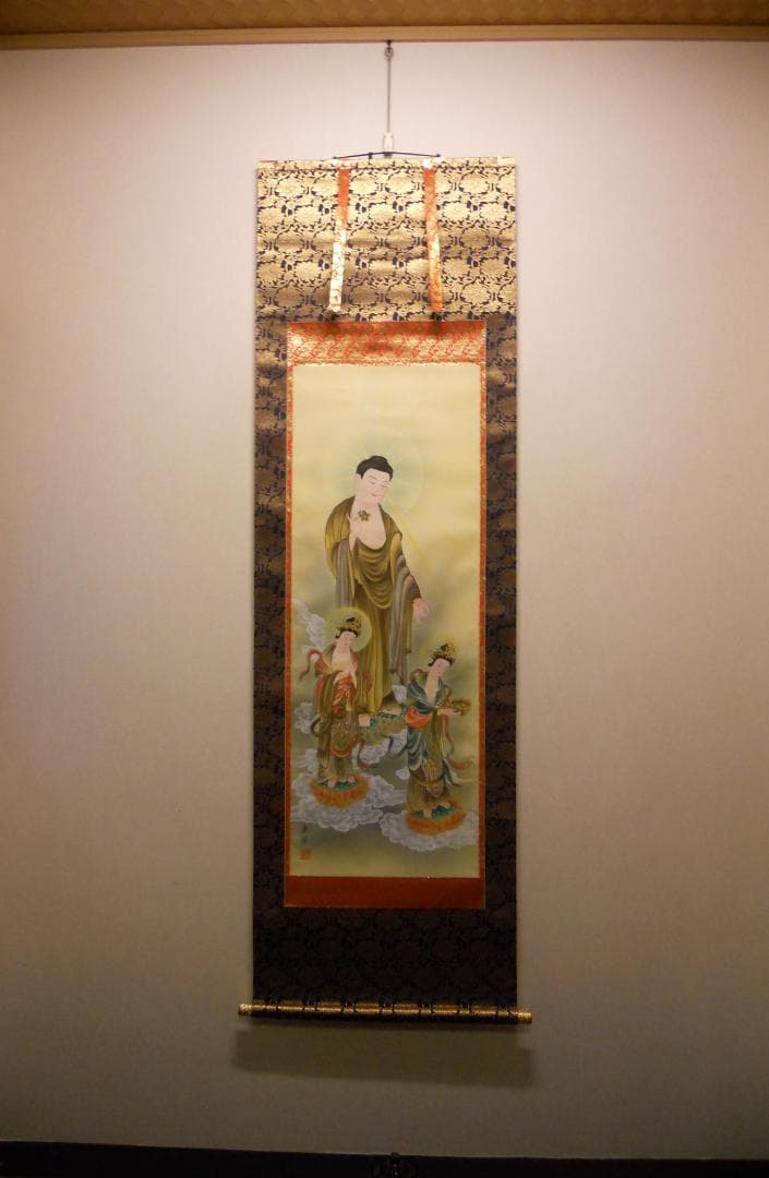 掛け軸 田中康浩 『 三尊佛 』 絹本 希少 軸装 茶道具 掛軸 美品 です。