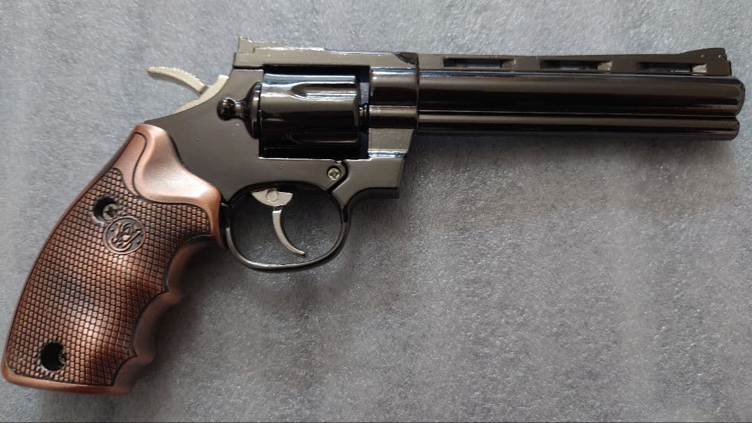 1:2サイズ　ミニチュアガン　コルト　アナコンダ　　ミリタリー