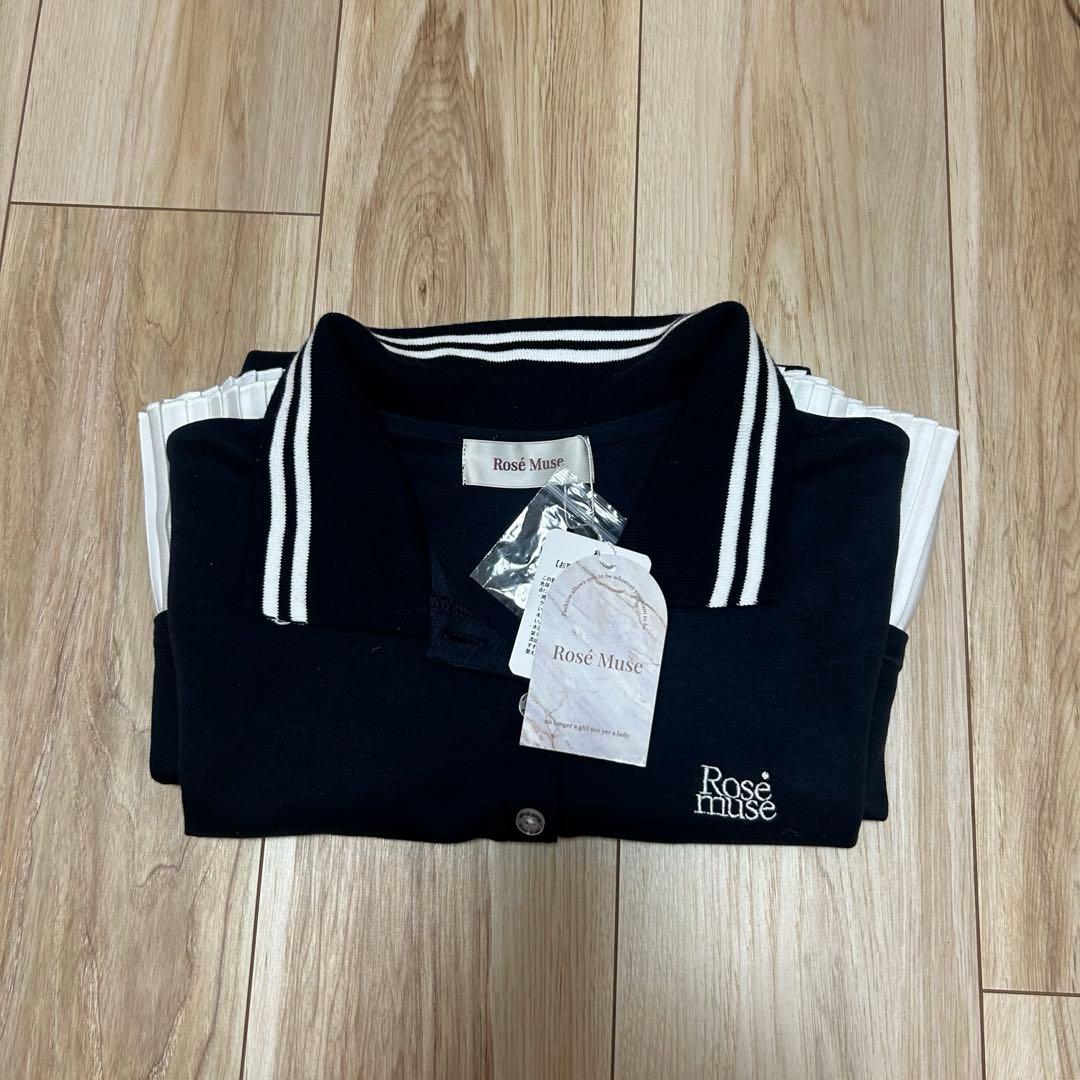 Rosé Muse logo embroidery pleats polo op