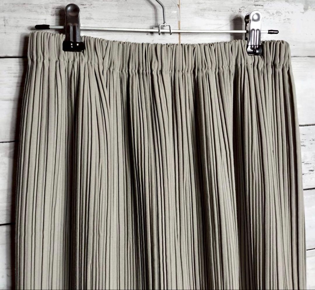 イッセイミヤケ プリーツプリーズ ひざ丈スカート ロング 灰色 グレー