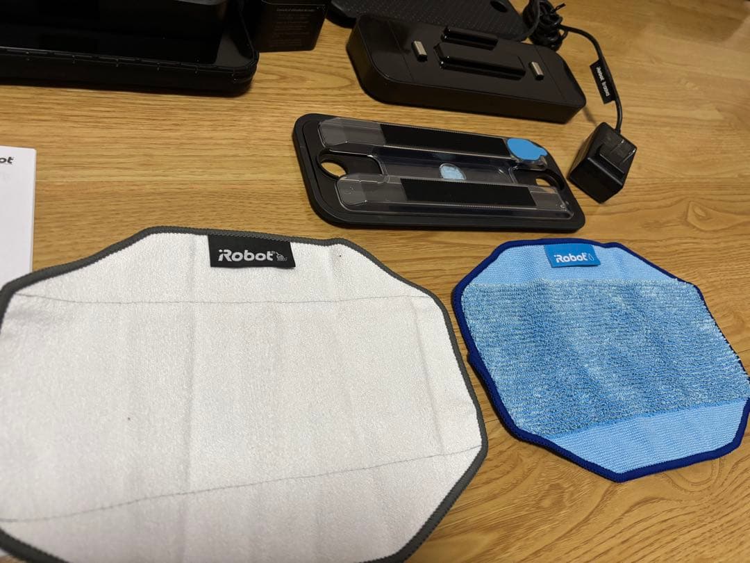 iRobot　床拭きロボット　ブラーバ381j　ブラック　水拭き有り